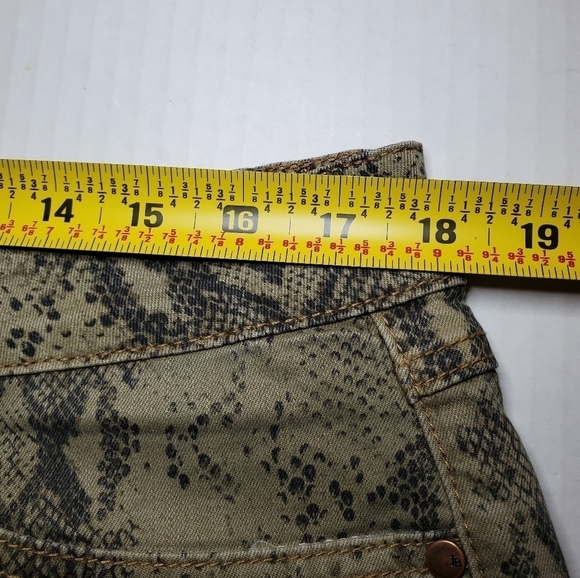 Judy Blue Sz 16W Skinny Mid Rise, Snake Skin Jeans - Picture 10 of 11